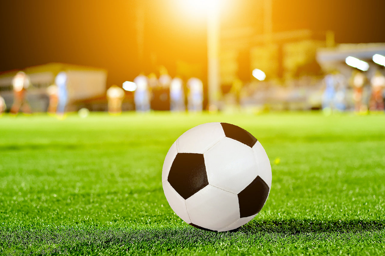 关注我们获取最新足球资讯